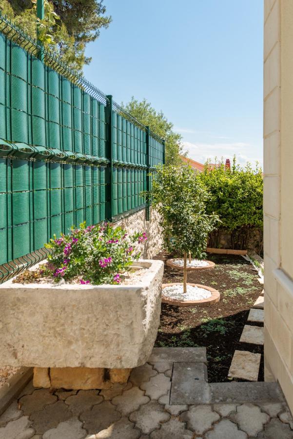 Villa Lille Trogir Bagian luar foto