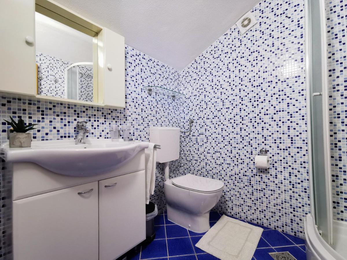Villa Lille Trogir Bagian luar foto