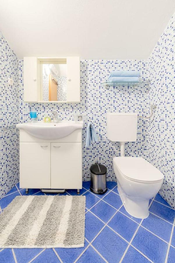 Villa Lille Trogir Bagian luar foto